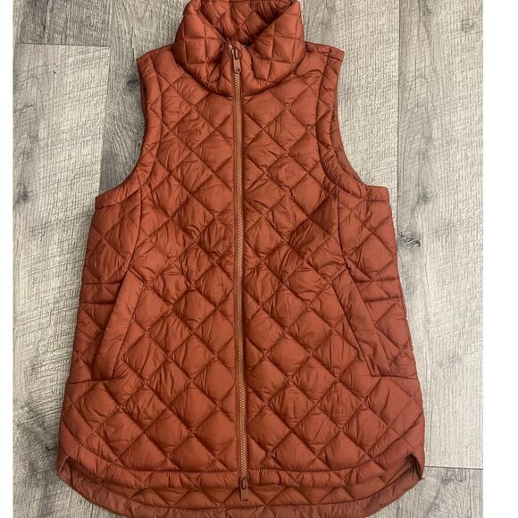 Athleta Whisper Featherless Insulated Vest Women’s Gorpcore Hiking Puffer - Picture 1 of 7